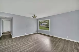 1305 Wilson Ct, Zion, IL 60099 - Photo 9