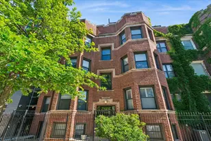 746 W Cornelia Ave, Chicago, IL 60657 - Photo 1