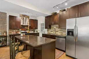 746 W Cornelia Ave, Chicago, IL 60657 - Photo 9