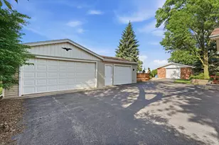 24 W 168th St, South Holland, IL 60473 - Photo 3
