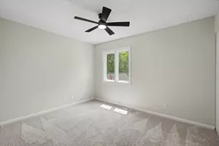 2046 Blackthorn Dr, Champaign, IL 61821 - Photo 23