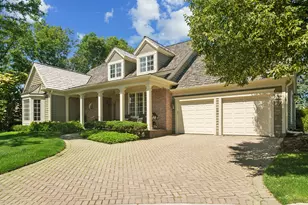 672 S Balmoral Ct, Lake Forest, IL 60045 - Photo 1