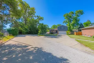 2405 Avondale Ave, Park Ridge, IL 60068 - Photo 3