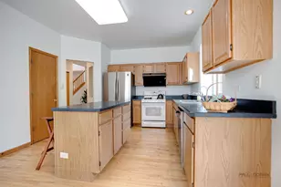 18421 W Meander Dr, Grayslake, IL 60030 - Photo 17