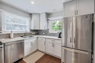 410 E Huntington Ln, Elmhurst, IL 60126 - Photo 13