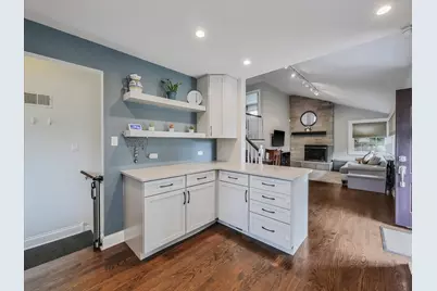 410 E Huntington Lane, Elmhurst, IL 60126 - Photo 15
