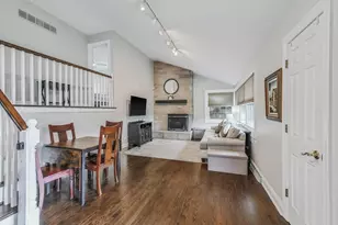 410 E Huntington Ln, Elmhurst, IL 60126 - Photo 5