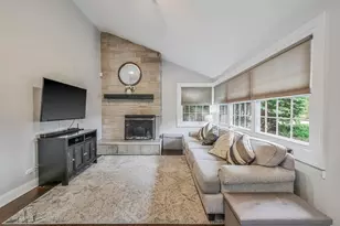 410 E Huntington Ln, Elmhurst, IL 60126 - Photo 7