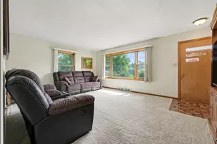 18338 Ridgewood Ave, Lansing, IL 60438 - Photo 3