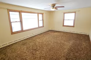 279 N State St, Hampshire, IL 60140 - Photo 5