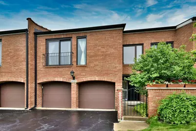 2S727 Williamsburg Court, Oak Brook, IL 60523 - Photo 1