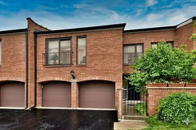 2S727 Williamsburg Court, Oak Brook, IL 60523 - Photo 1