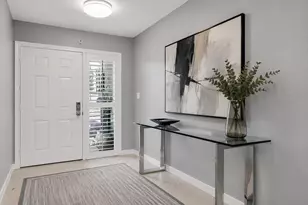 2S727 Williamsburg Ct, Oak Brook, IL 60523 - Photo 3