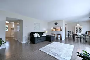 1475 Garnet Cir, Hoffman Estates, IL 60192 - Photo 5