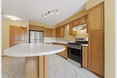 7420 W Lawrence Avenue #409, Harwood Heights, IL 60706 - Photo 7