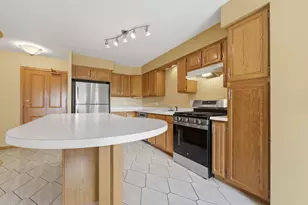 7420 W Lawrence Ave, Harwood Heights, IL 60706 - Photo 7