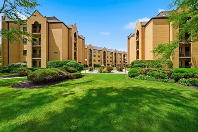 7420 W Lawrence Avenue #409, Harwood Heights, IL 60706 - Photo 3