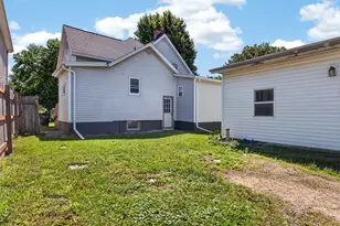 903 Low St, Bloomington, IL 61701 - Photo 33