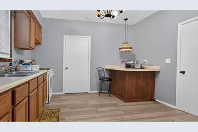 903 Low Street, Bloomington, IL 61701 - Photo 9
