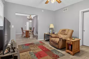903 Low St, Bloomington, IL 61701 - Photo 3