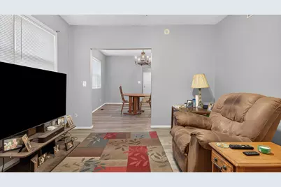 903 Low Street, Bloomington, IL 61701 - Photo 5