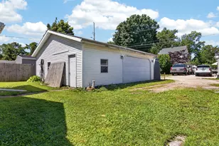 903 Low St, Bloomington, IL 61701 - Photo 35