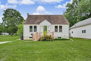 308 W Spruce St, Paxton, IL 60957 - Photo 1