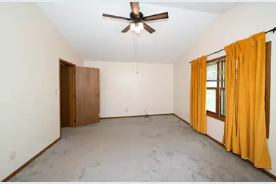 3516 Kings Lair Drive, Spring Grove, IL 60081 - Photo 17