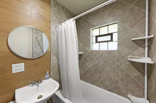 123 N Calhoun St, Aurora, IL 60505 - Photo 13