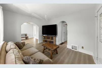 123 N Calhoun Street, Aurora, IL 60505 - Photo 5