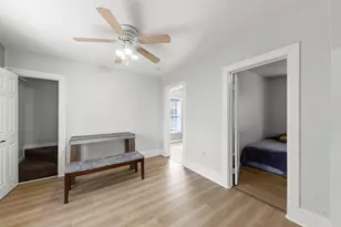 123 N Calhoun St, Aurora, IL 60505 - Photo 7
