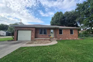 800 Cotton St, Streator, IL 61364 - Photo 1