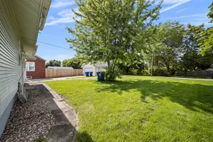520 Pine St, Kewanee, IL 61443 - Photo 3