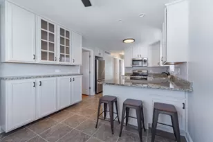 10318 S Avers Ave, Chicago, IL 60655 - Photo 7
