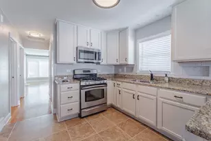 10318 S Avers Ave, Chicago, IL 60655 - Photo 9
