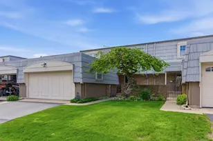 670 Versailles Circle, Elk Grove Village, IL 60007 - Photo 3