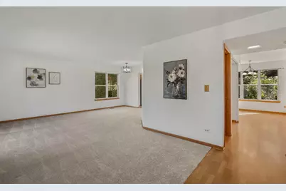 449 S Pershing Avenue, Mundelein, IL 60060 - Photo 3