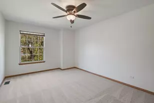 449 S Pershing Ave, Mundelein, IL 60060 - Photo 23