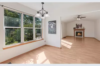 449 S Pershing Avenue, Mundelein, IL 60060 - Photo 11