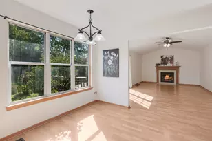 449 S Pershing Ave, Mundelein, IL 60060 - Photo 11