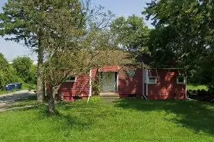 25 N East River Rd, Des Plaines, IL 60016 - Photo 1