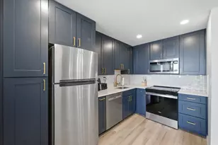 11 W Green St, Bensenville, IL 60106 - Photo 5