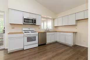 2100 Western Ave, Waukegan, IL 60087 - Photo 3
