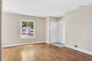 1407 Quaker Ln, Prospect Heights, IL 60070 - Photo 3