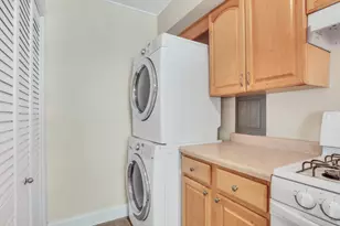 1407 Quaker Ln, Prospect Heights, IL 60070 - Photo 9