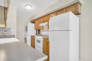 1407 Quaker Ln, Prospect Heights, IL 60070 - Photo 5