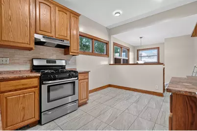 5107 W Berenice Avenue, Chicago, IL 60641 - Photo 13