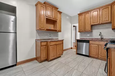 5107 W Berenice Avenue, Chicago, IL 60641 - Photo 17