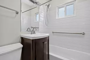 5107 W Berenice Ave, Chicago, IL 60641 - Photo 11