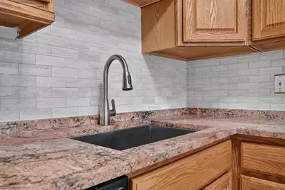 5107 W Berenice Avenue, Chicago, IL 60641 - Photo 15